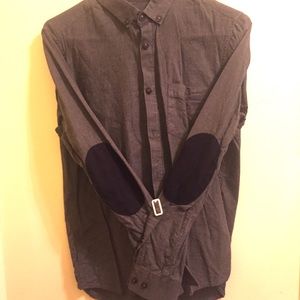 H&M: gray long sleeved shirt with elbow patches, S